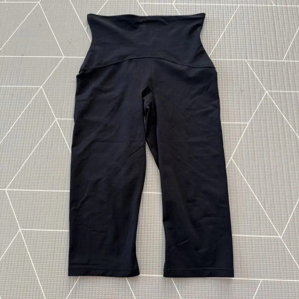 Spanx Shorts M Black Pull On High Rise Compression Capri Slimming Shapewear‎